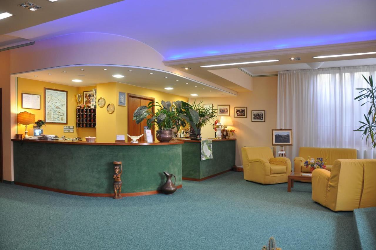 ברגה Hotel La Pergola מראה חיצוני תמונה