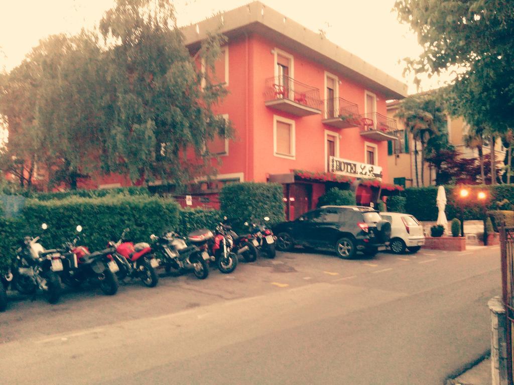 ברגה Hotel La Pergola מראה חיצוני תמונה