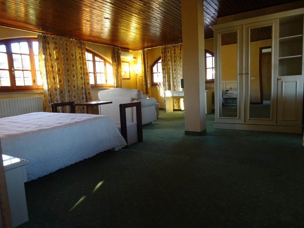 ברגה Hotel La Pergola מראה חיצוני תמונה