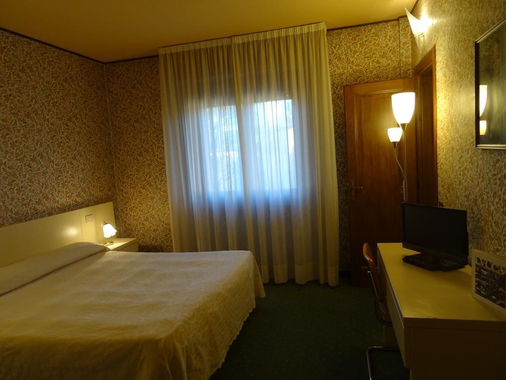 ברגה Hotel La Pergola מראה חיצוני תמונה