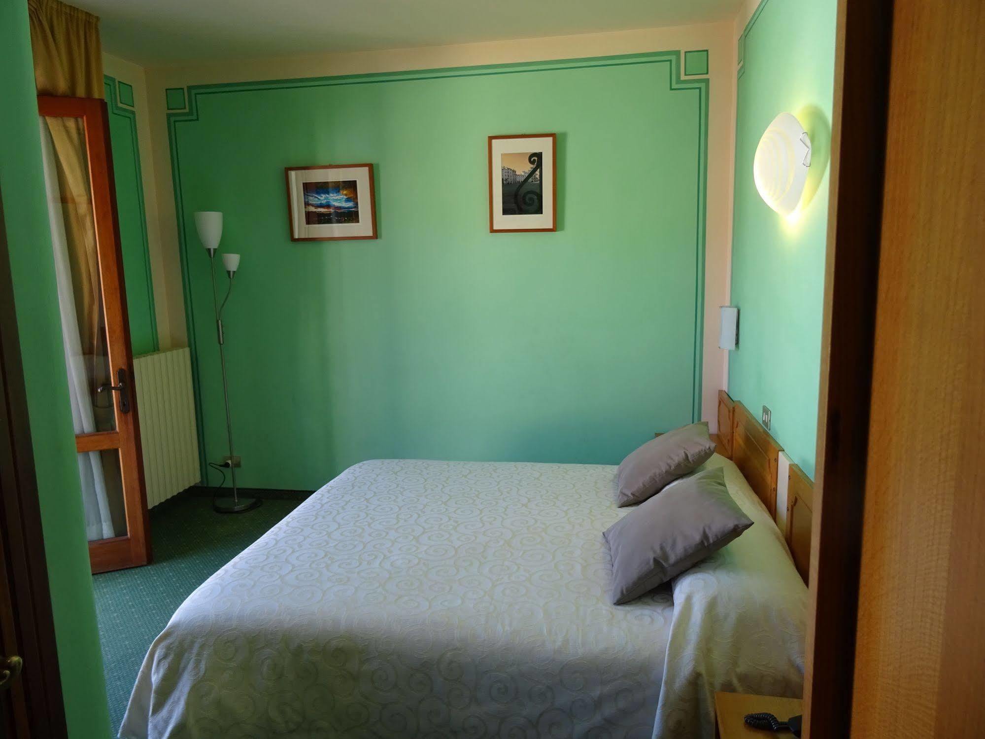 ברגה Hotel La Pergola מראה חיצוני תמונה